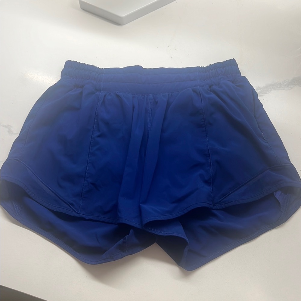 Lululemon hotty hot 4”